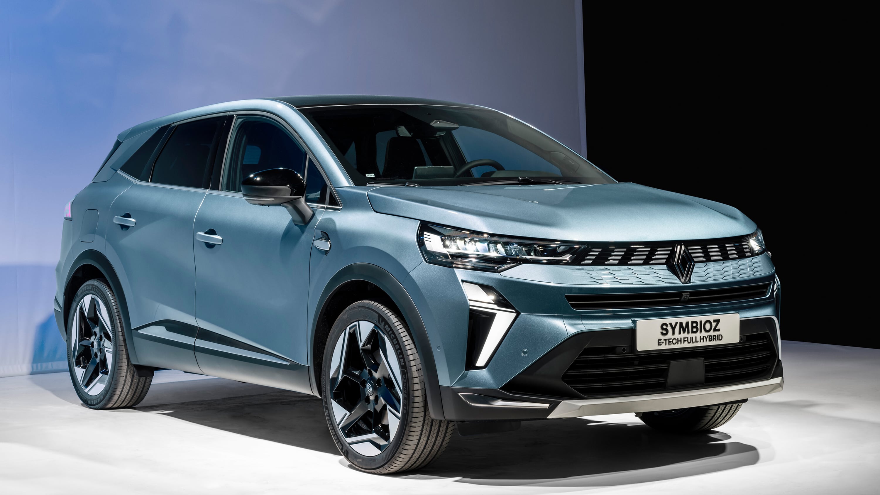Renault Symbioz blue nose right Arc 2024