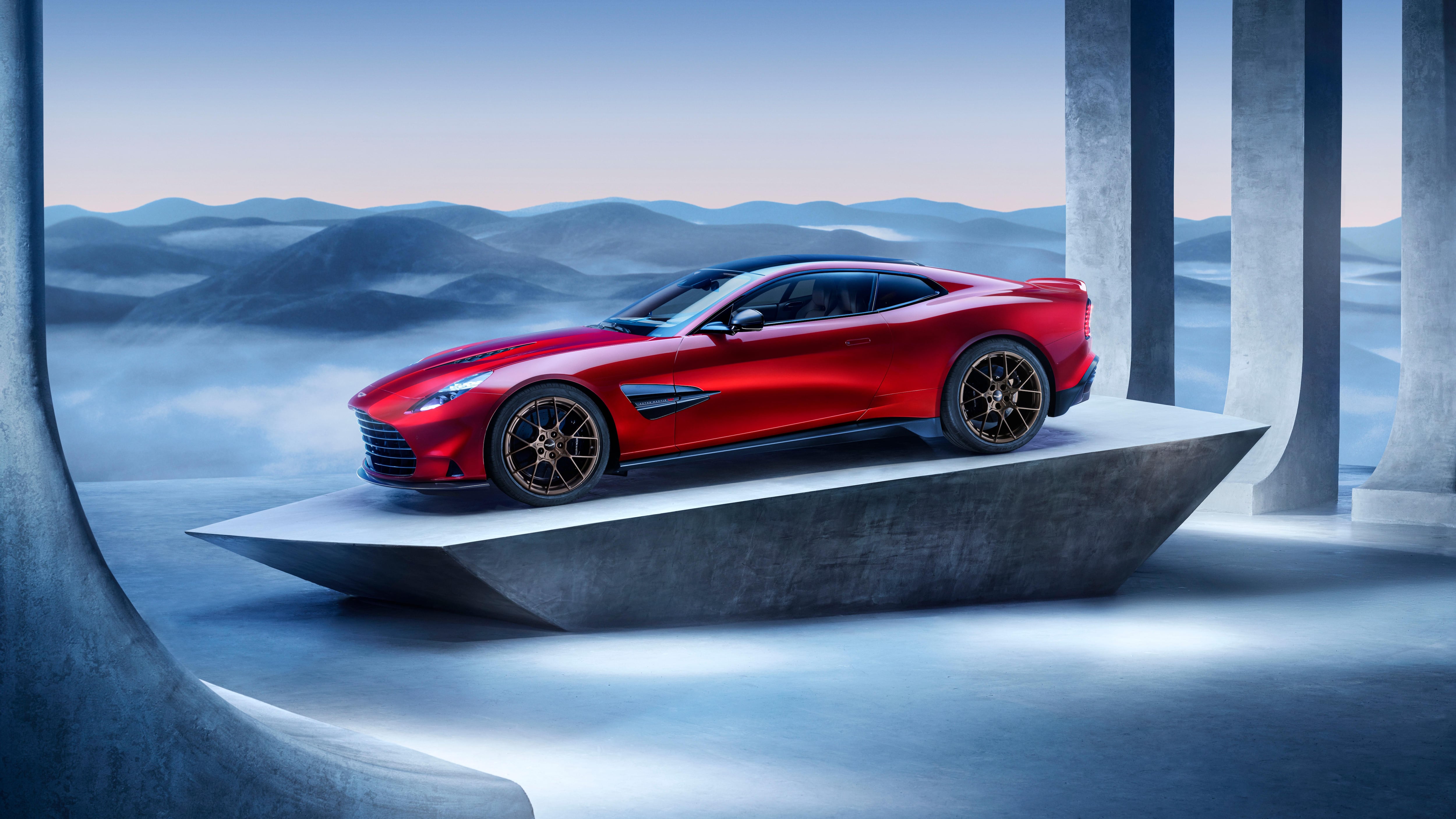 2025 Aston Martin Vanquish reviews: A missile on wheels returns