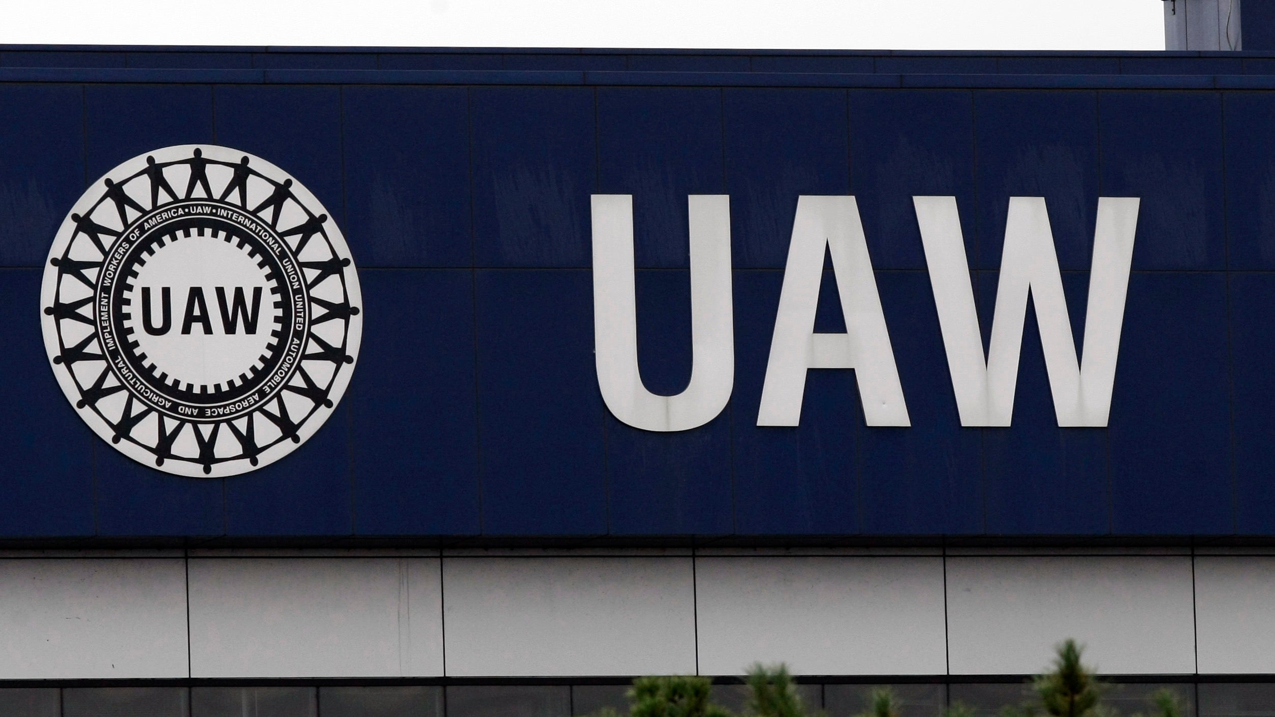 Chicago Flex-N-Gate workers vote to join UAW